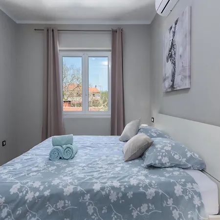 Perhat Ferienhaus *